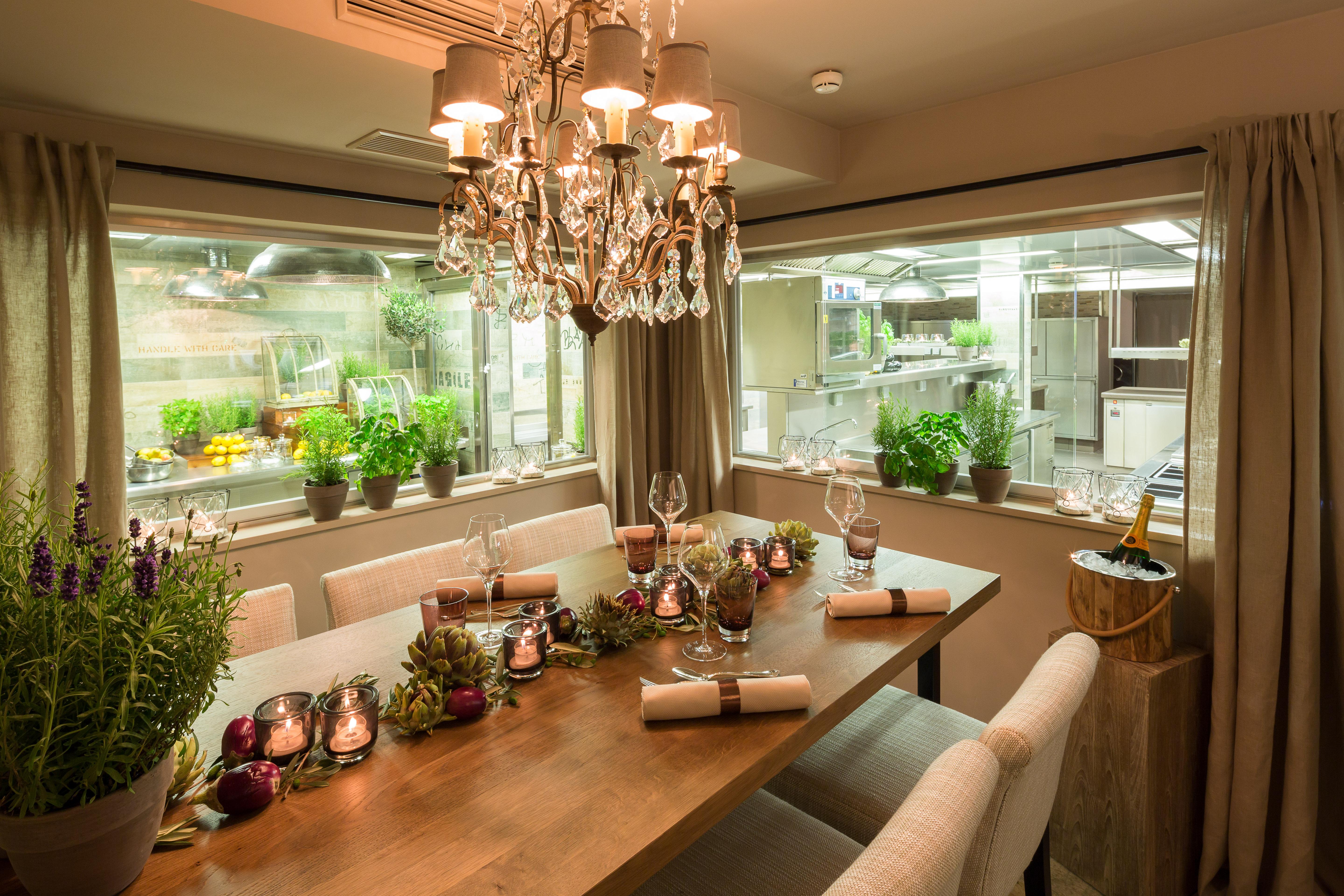 המבורג Fairmont Hotel Vier Jahreszeiten מראה חיצוני תמונה The restaurant's interior