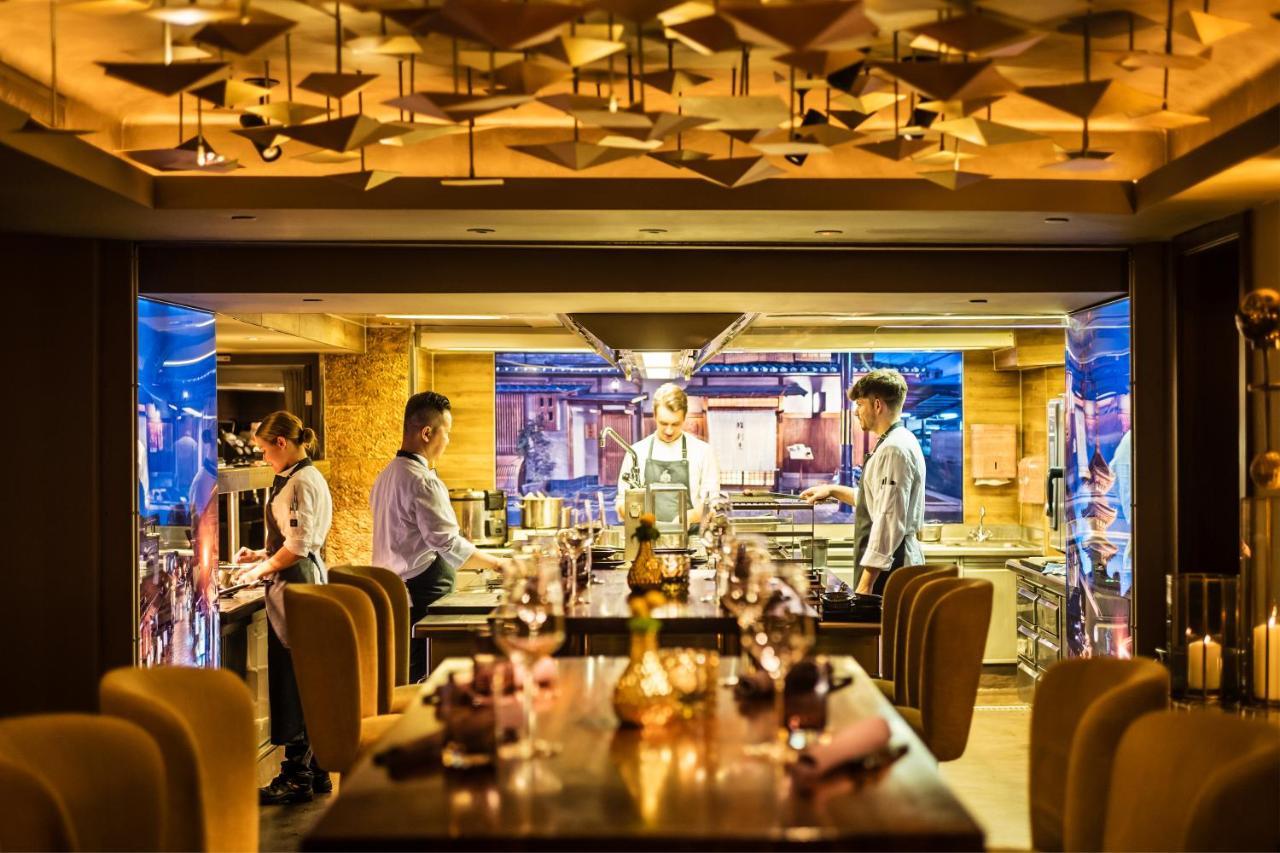 המבורג Fairmont Hotel Vier Jahreszeiten מראה חיצוני תמונה The interior of the restaurant