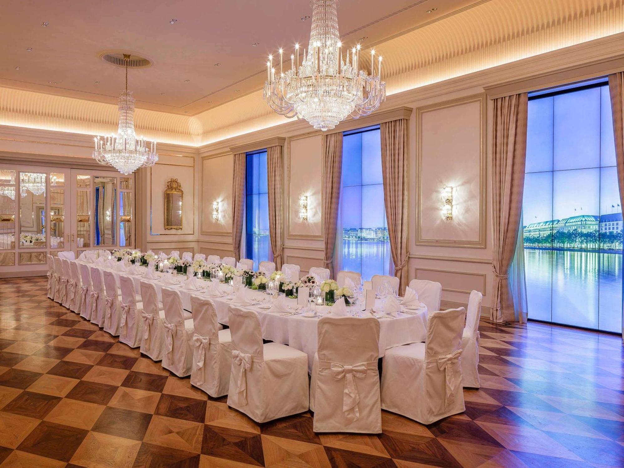 המבורג Fairmont Hotel Vier Jahreszeiten מראה חיצוני תמונה The ballroom
